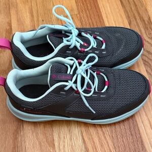 Columbia kids dark grey and Pink Shoes